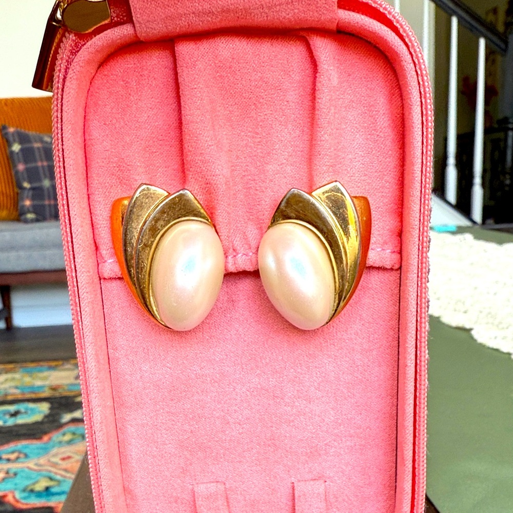 Givenchy vintage faux pearl clip on earrings